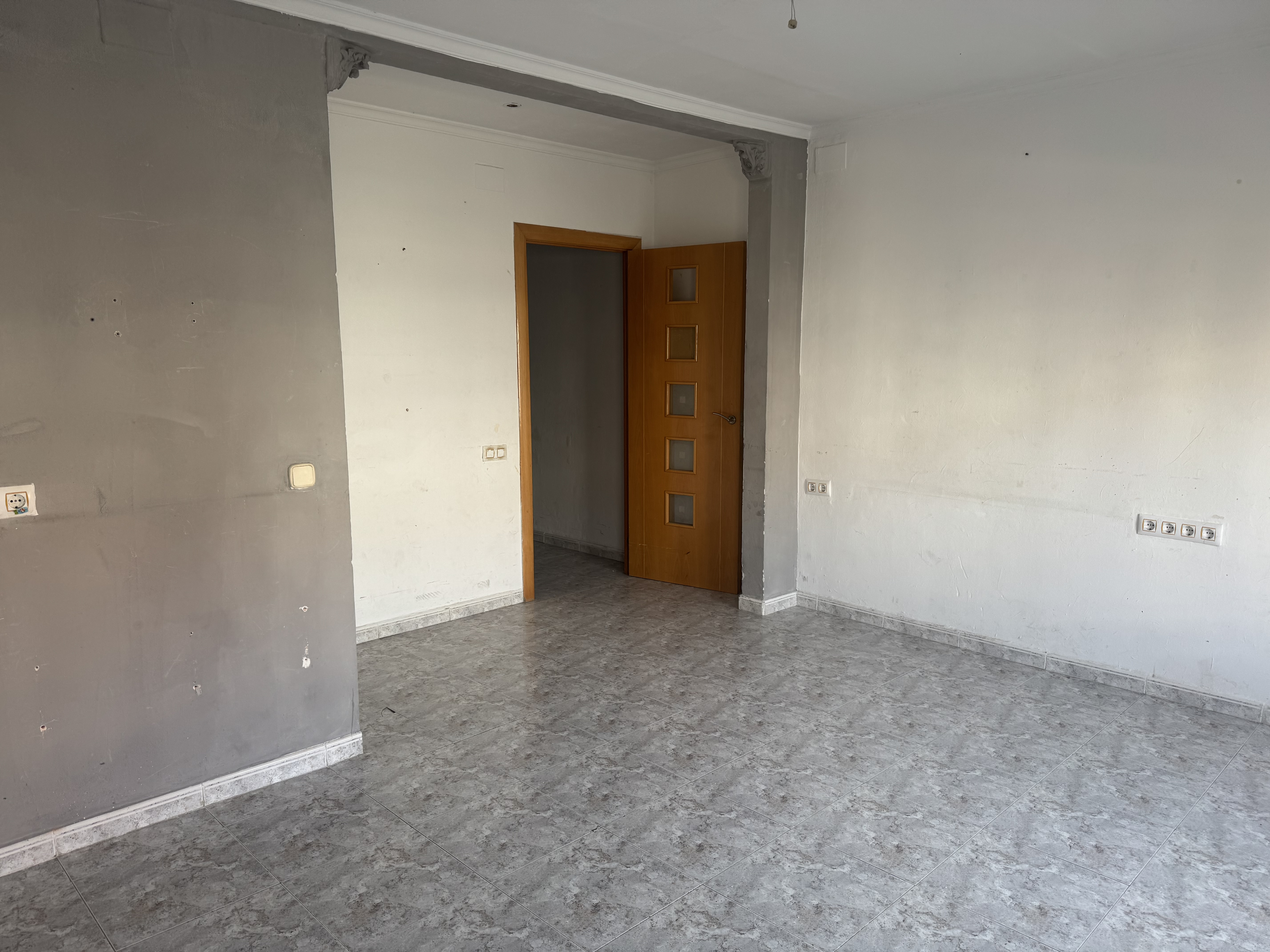 Piso en Venta en Font pudenta Montcada i Reixac, Barcelona 90.000 €